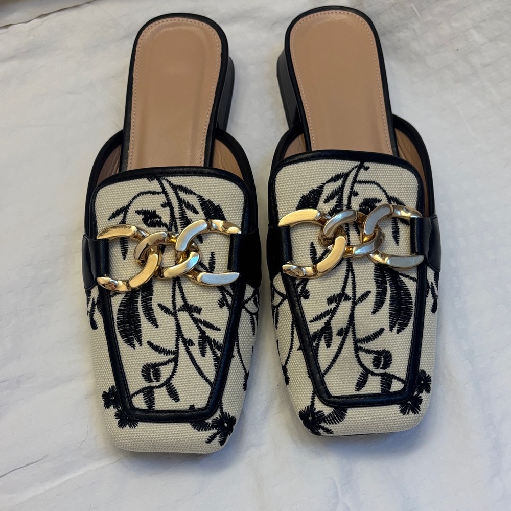 Black & Cream Embroidered Mules